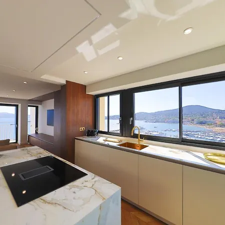 Luxurious Penthouse With Panoramic View St Tropez Apartment *