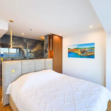 Luxurious Penthouse With Panoramic View St Tropez *