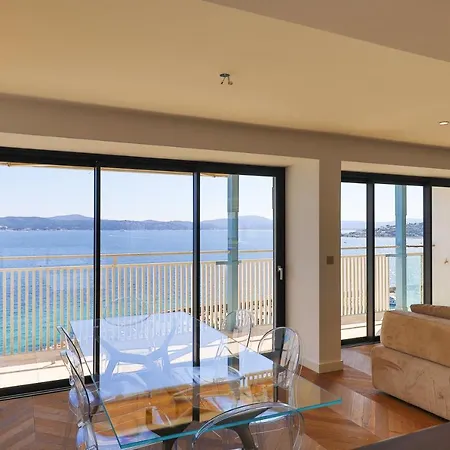 Luxurious Penthouse With Panoramic View St Tropez